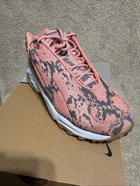Nike men’s Coral Pink and Black Trail Runner Size 9